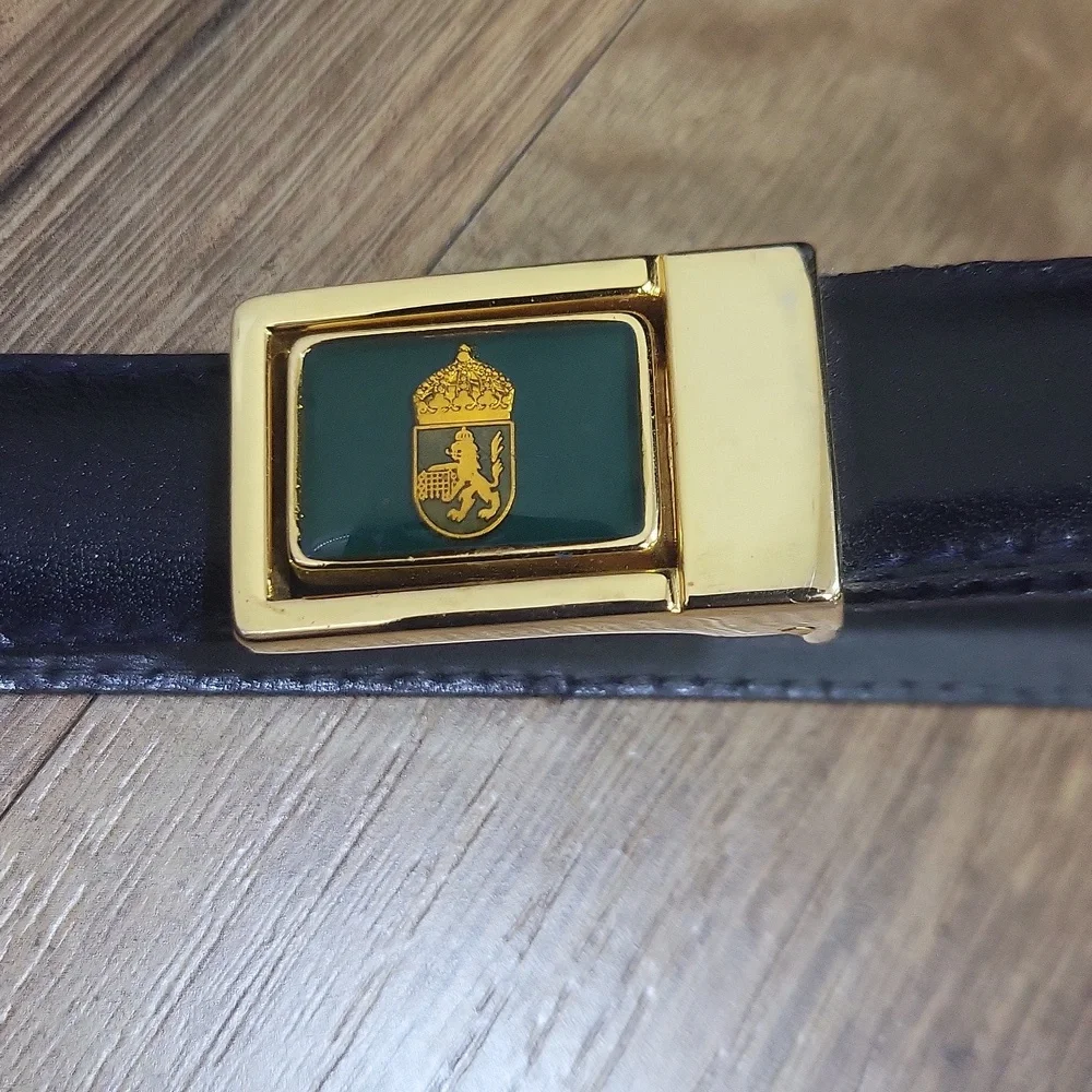 SPORRONG Green Goldtone Scandanavian Crowned Lion Nub Buckle & Belt - 36